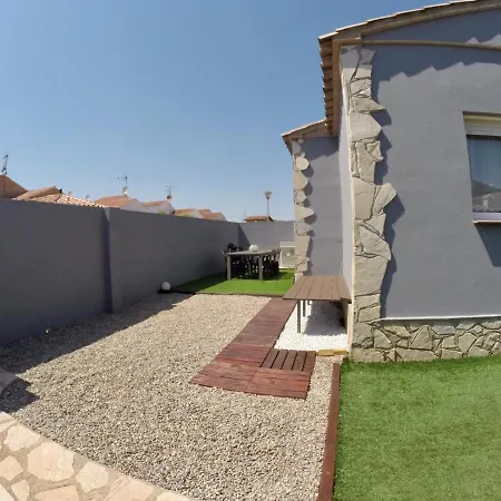 Holiday home Casa En L Escala Con Piscina Y Wifi Free