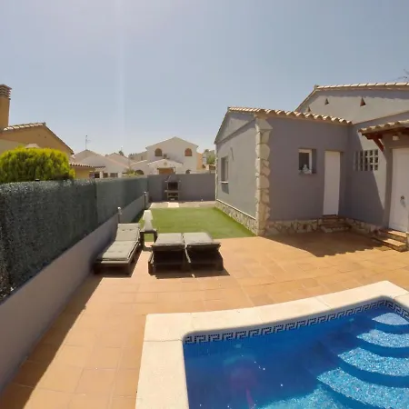 Casa En L Escala Con Piscina Y Wifi Free Holiday home