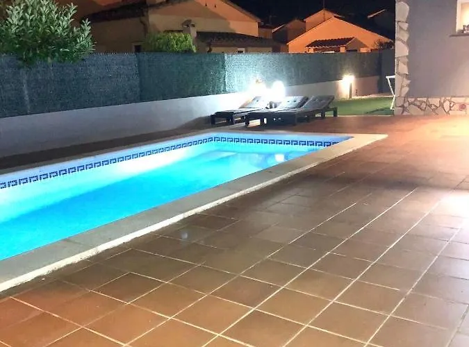 Дом отдыха Casa En L Escala Con Piscina Y Wifi Free Ля Эскала