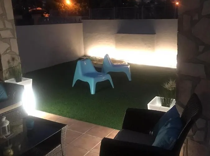 Casa En L Escala Con Piscina Y Wifi Free Ля Эскала