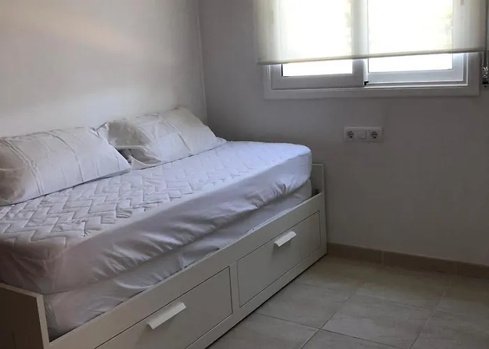 Casa En L Escala Con Piscina Y Wifi Free Дом отдыха *