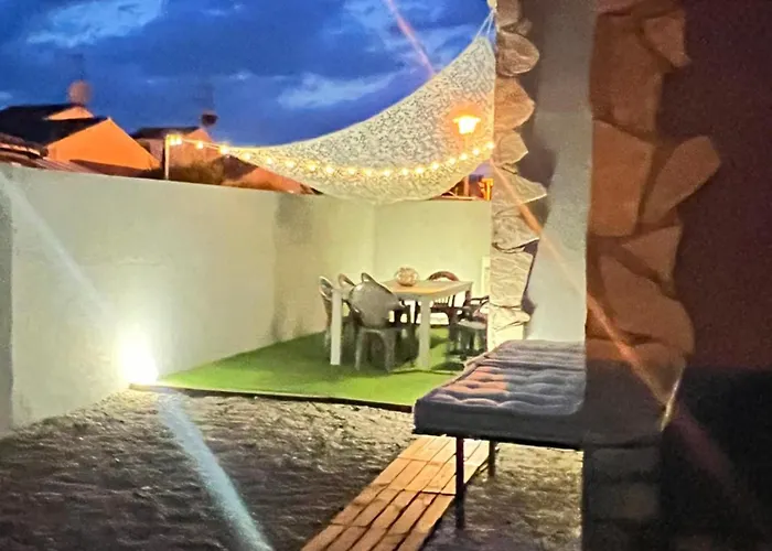 Casa En L Escala Con Piscina Y Wifi Free Дом отдыха *
