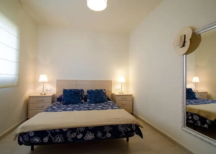 Дом отдыха Casa En L Escala Con Piscina Y Wifi Free