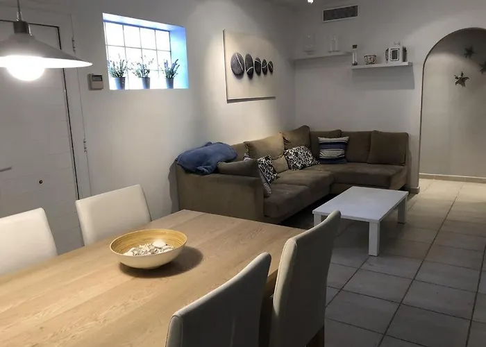 Casa En L Escala Con Piscina Y Wifi Free Дом отдыха Ля Эскала